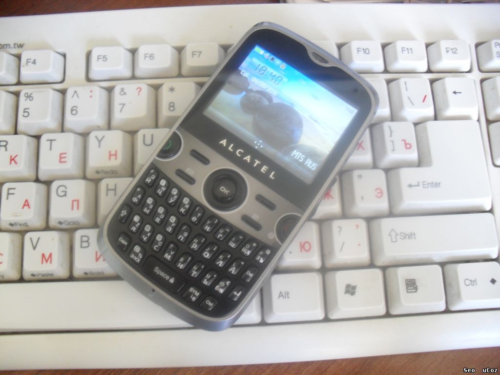 Alcatel OT 800 на клавиатуре