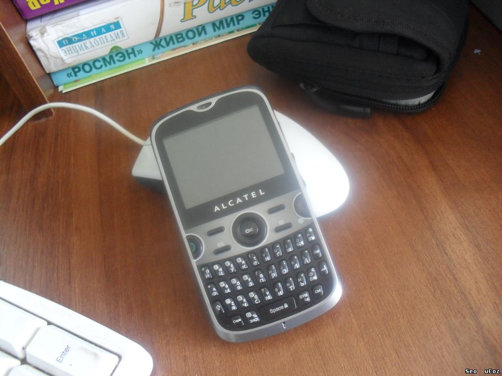 Alcatel OT 800 на мышке